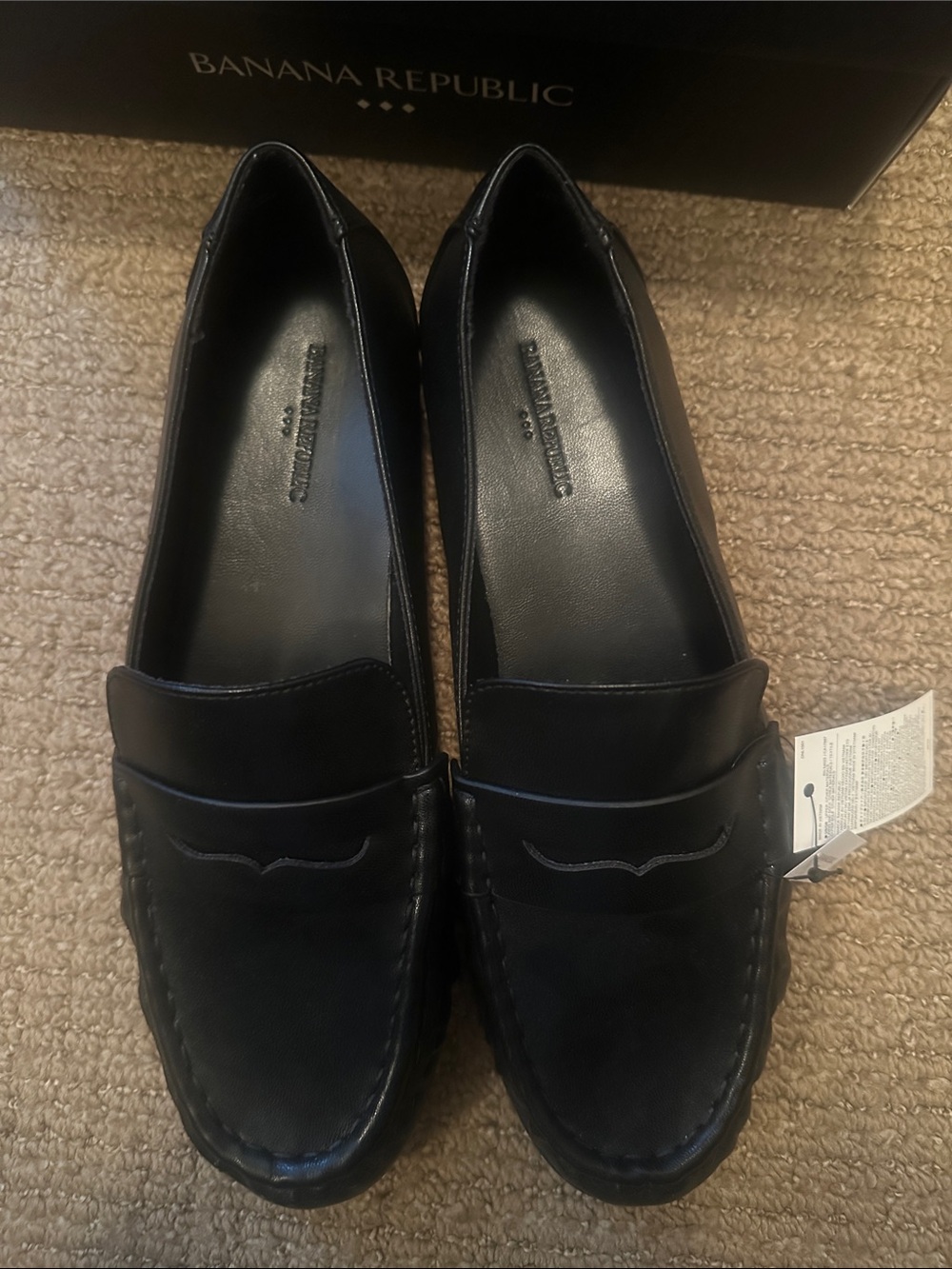 Banana Republic Vegan Black Leather Gathered Women's Loafers - Picture 4 of 6